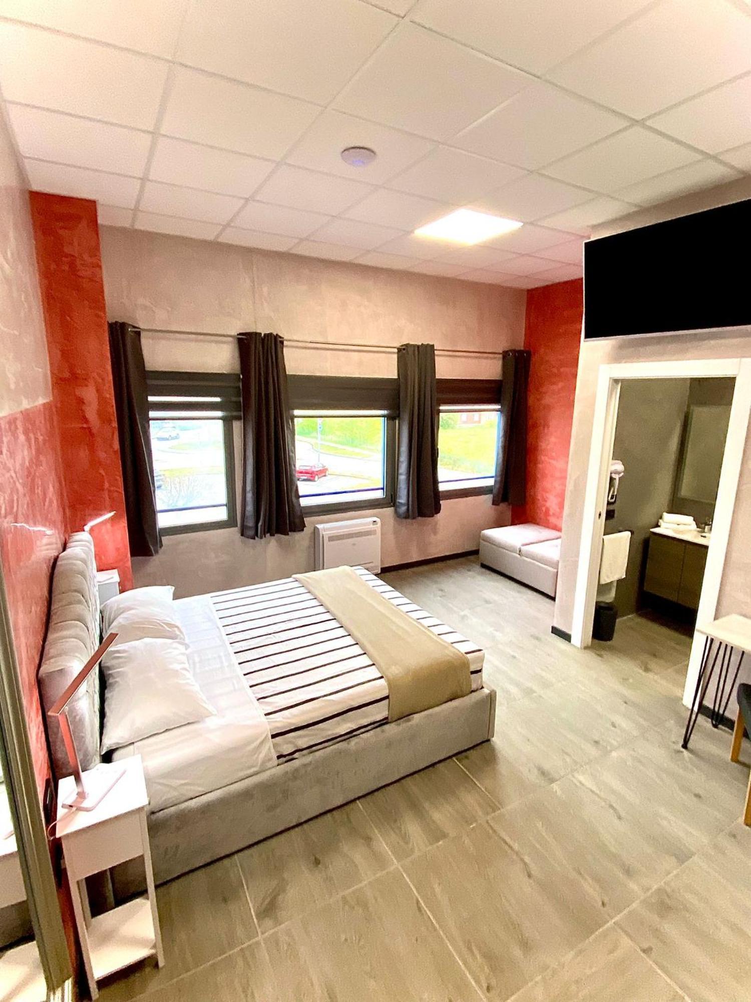 Hotel Tech Brembate Luaran gambar